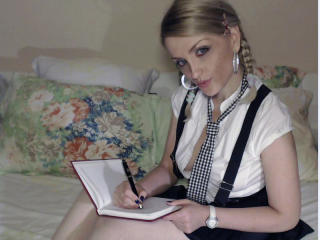 Brinna - Chat cam x with a blond College hotties 