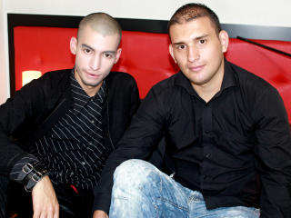 TonnyForSantini - Webcam exciting with this Homo couple with muscular physique 