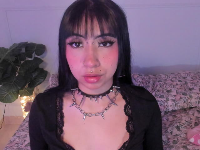 MadisonDarkk - Live sex cam - 27000144