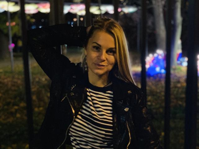 BelleLisaG - Live porn &amp; sex cam - 27016400