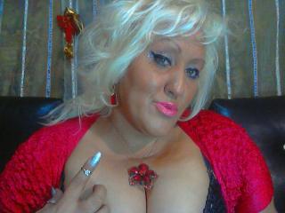 BlondeAnnya - Show live x with this hot body Horny lady 