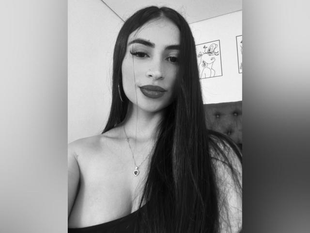 MiilaWx - Live sex cam - 27024546