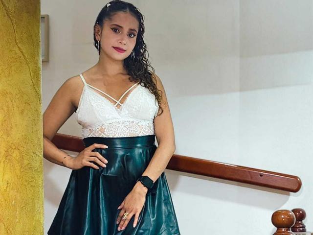 EliBaker - Live sex cam - 27041122