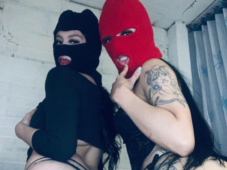 PamelAndEmmy - Live sex cam - 27041388