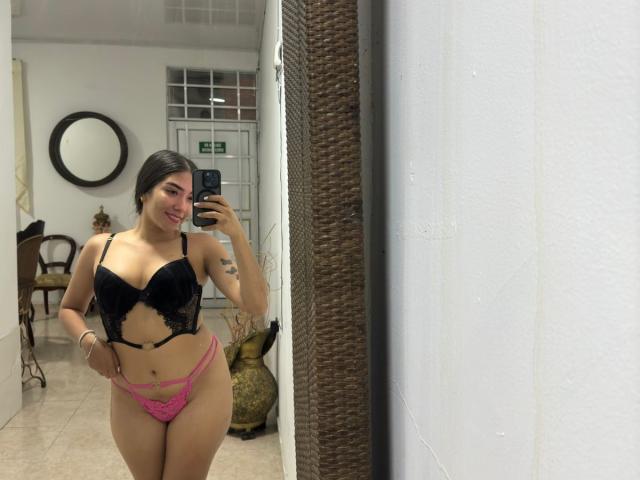 SharonKlart - Live sex cam - 27045665