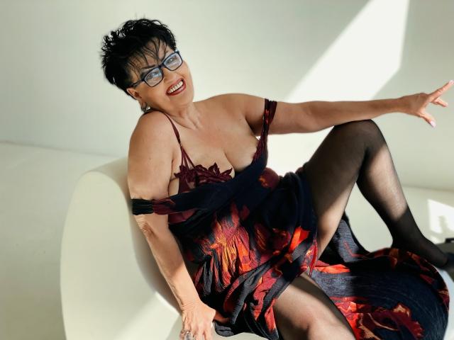 SondraRiddle - Live sex cam - 27050327