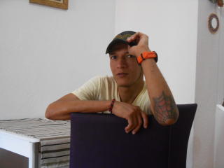 BoyBigGMonster - Live cam intime avec ce Couple Homme à la chevelure noire  