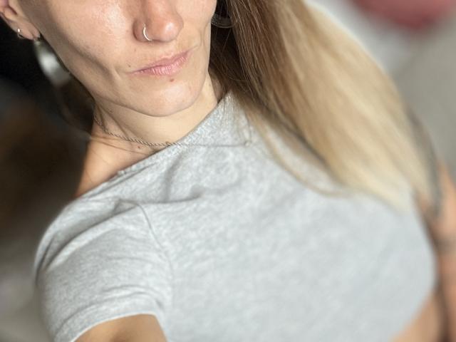 DaneeSoHot - Live porn &amp; sex cam - 27090269