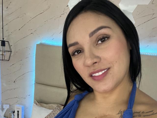 YessiJaymes - Live sex cam - 27094756