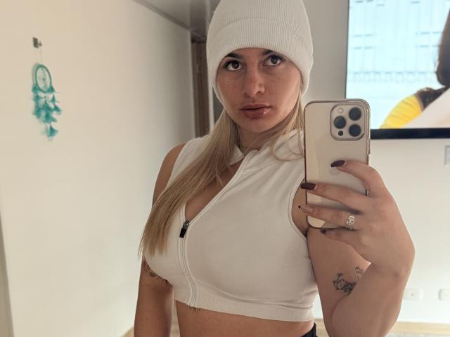 AtheneaRossi - Sexe cam en vivo - 27097570