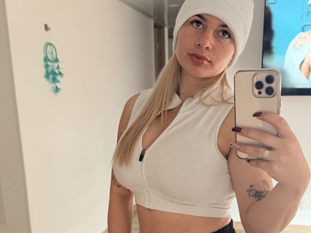 AtheneaRossi - Live porn &amp; sex cam - 27097591