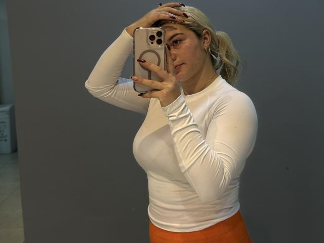 AtheneaRossi - Live sex cam - 27099481