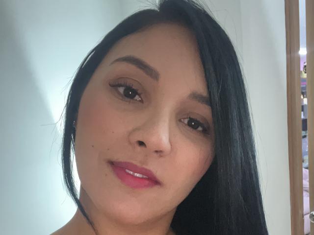 YessiJaymes - Live sex cam - 27114832