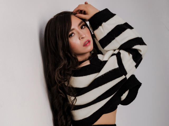 EvaMcAllister - Live Sex Cam - 27136469