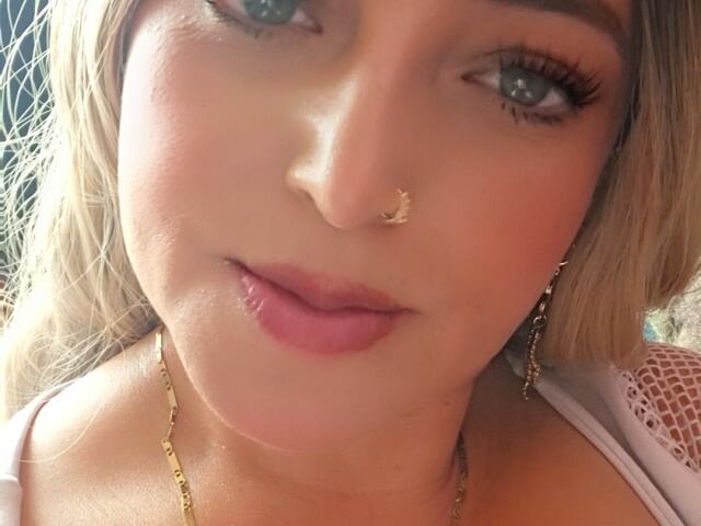 AlessadraJones - Live porn &amp; sex cam - 27151673