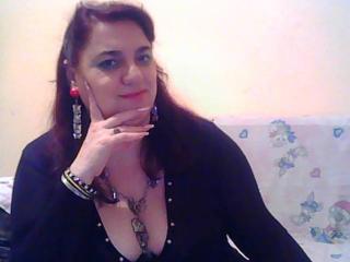 HotFoxyLady - Show live xXx with this medium rack Attractive woman 