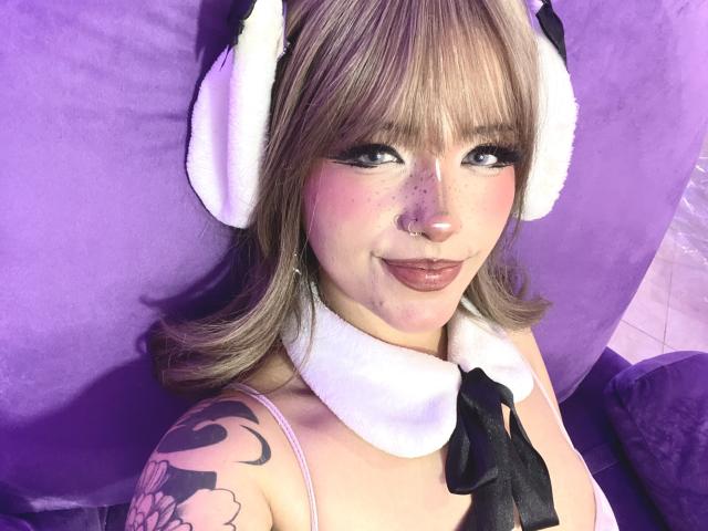 CarlaMiceli - Live Sex Cam - 27172470