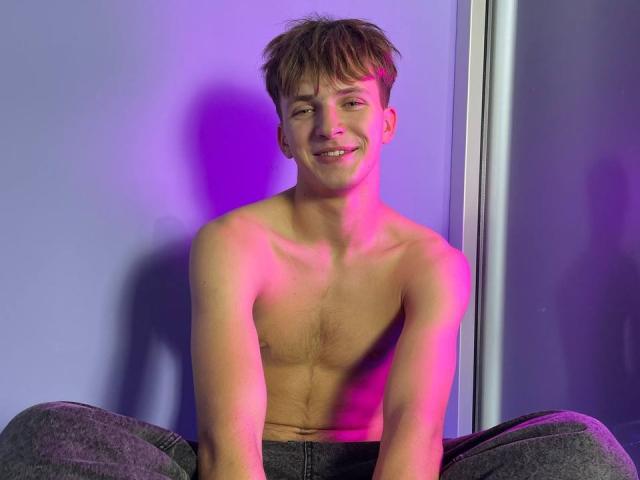 TravisWolfy - Live Sex Cam - 27194296