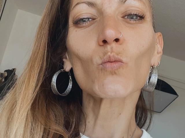 DaneeSoHot - Sexe cam en vivo - 27205888