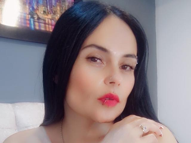 CharlotteCrofort - Live Sex Cam - 27238102