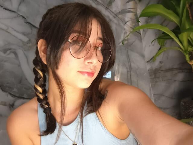 Genesiss - Live sex cam - 27242085