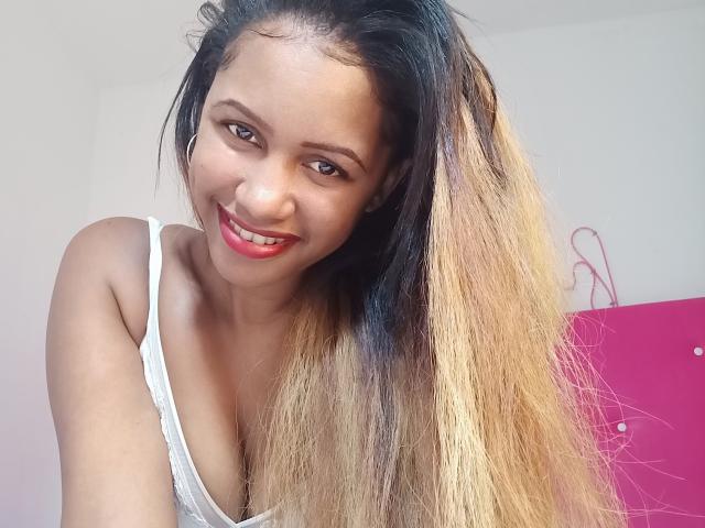 LayahCoquine - Live sex cam - 27242491
