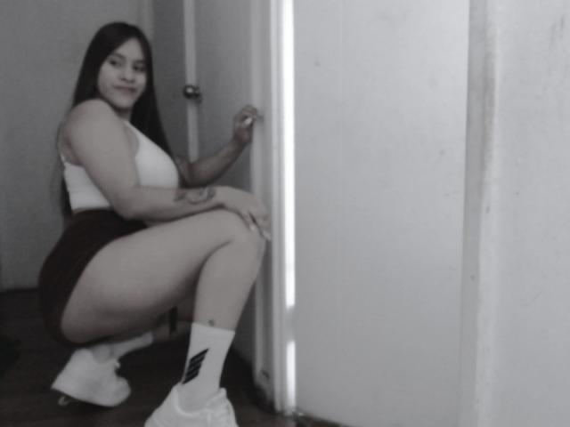 BelletinaXx - Live porn &amp; sex cam - 27270591