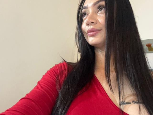SophieLombardo - Live sex cam - 27280251