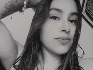 Pnelopee Live Chat on XLoveCam