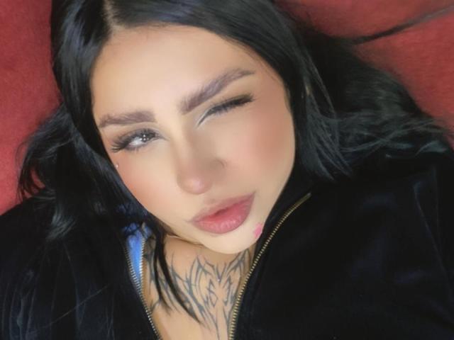 EmmaMyles - Live Sex Cam - 27295118