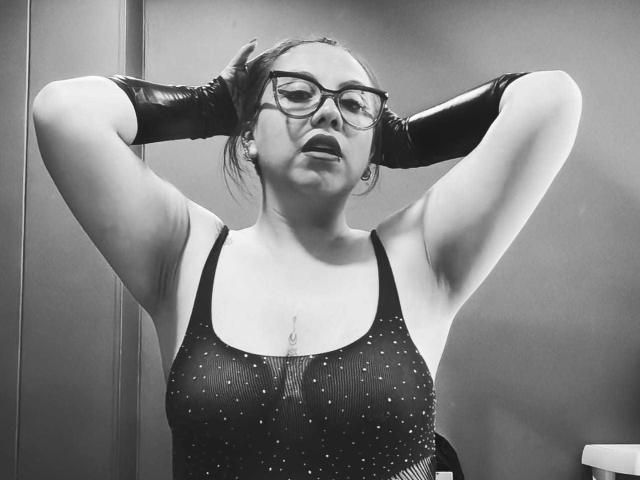 VelvetDomme - Live porn &amp; sex cam - 27313913