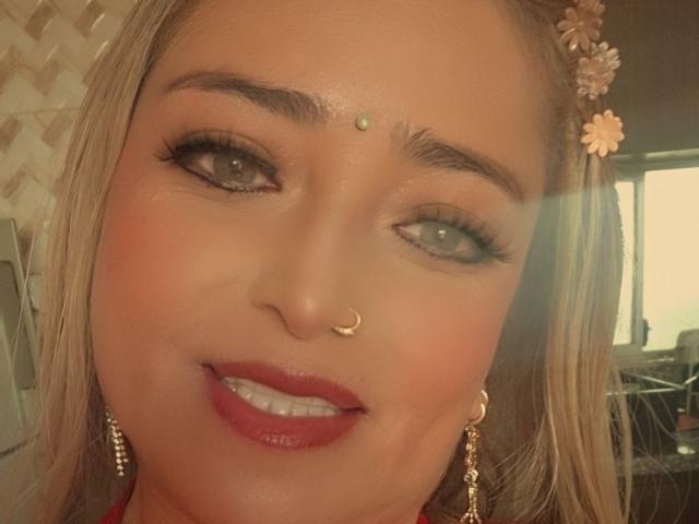 AlessadraJones - Sexe cam en vivo - 27316419