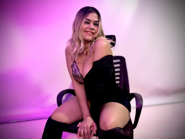 TarahDustin - Live sex cam - 27351194
