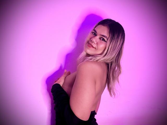 TarahDustin - Sexe cam en vivo - 27351383