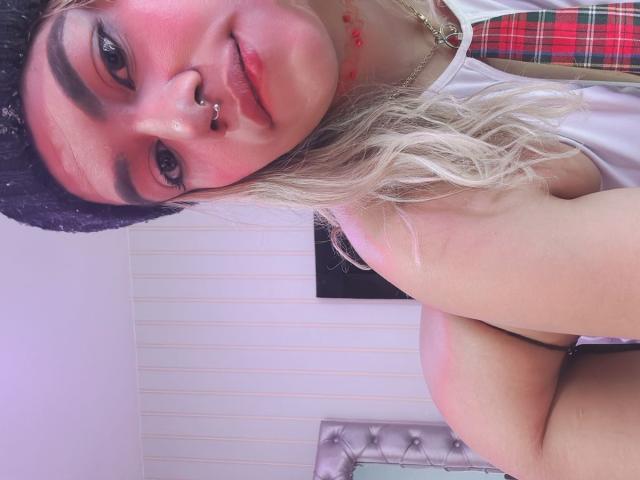 TarahDustin - Live porn &amp; sex cam - 27351719