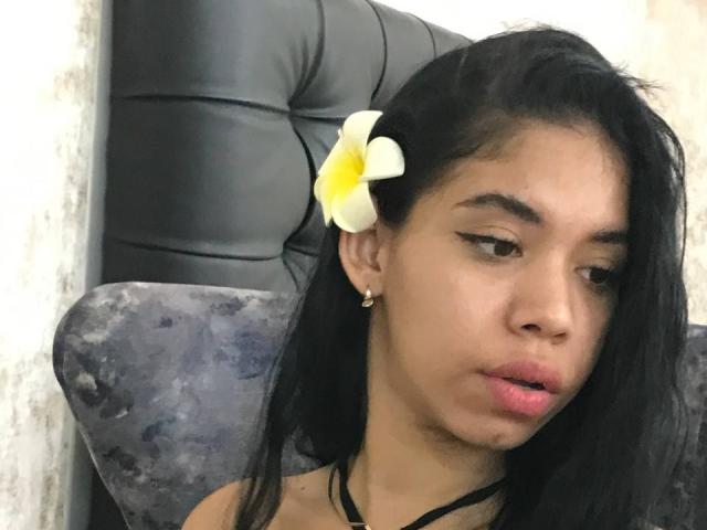 EmaGarces - Live porn &amp; sex cam - 27362590