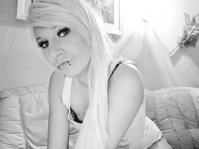 Kitty-Deluxe-hot - Live sexe cam - 27363066