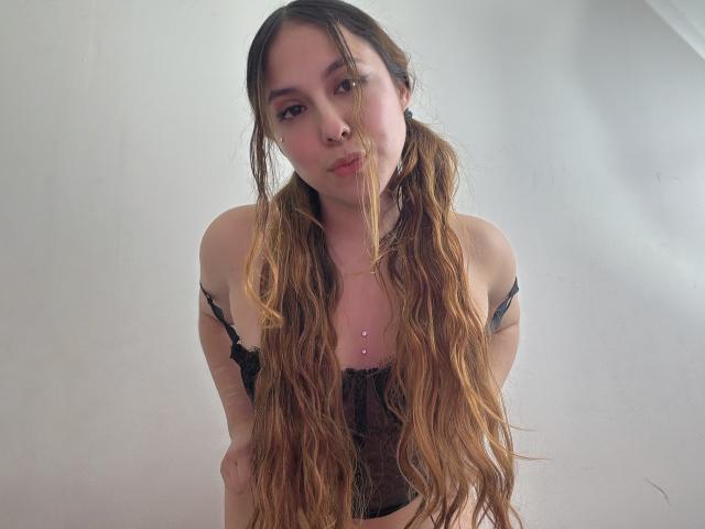 AmberlStha - Live Sex Cam - 27368358