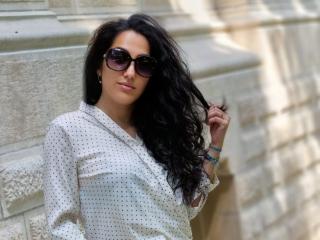 BellaVelvetNoir Live Chat on XLoveCam