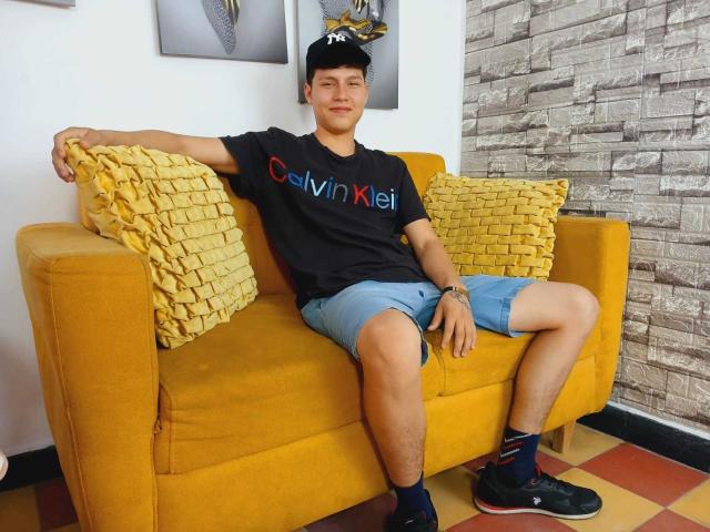 DanielOn - Live sex cam - 27376114