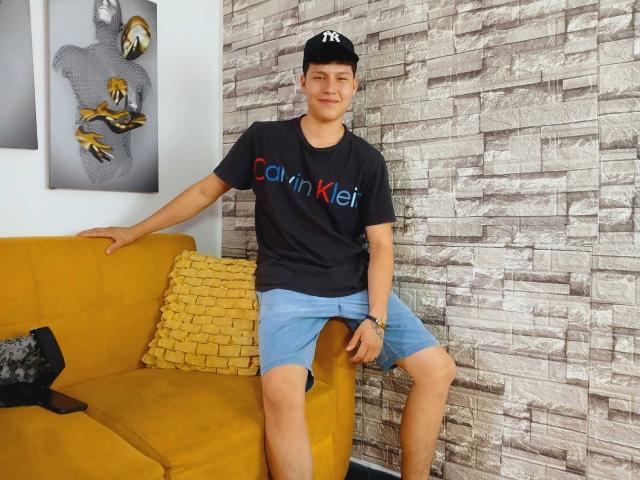 DanielOn - Live sex cam - 27376177