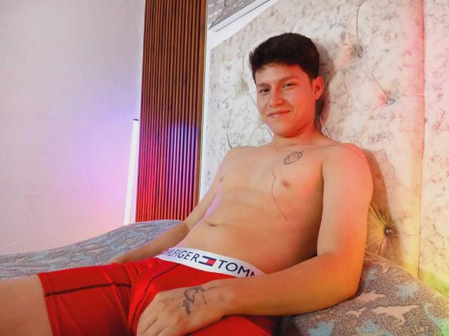 DanielOn - Live sex cam - 27376184