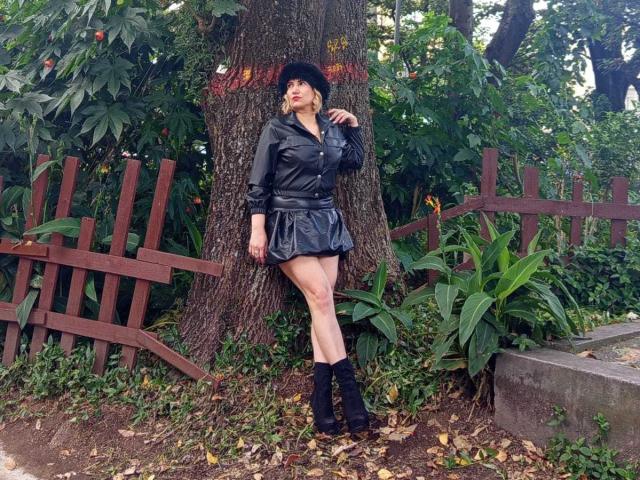 GiuliaAddams - Sexe cam en vivo - 27390387