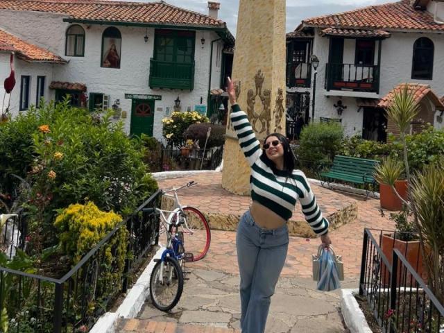 IsabellaJames - Live sex cam - 27402917