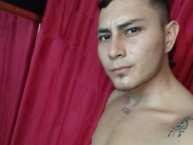 ThommyHills - Live sex cam - 27418162