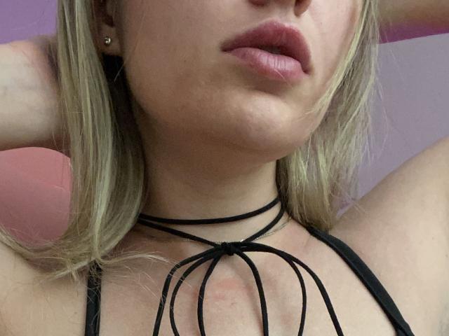 AlicePrings - Live porn &amp; sex cam - 27432069