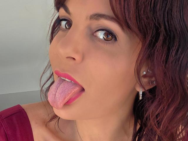 JuneLaFrenchie - Live porn &amp; sex cam - 27432146