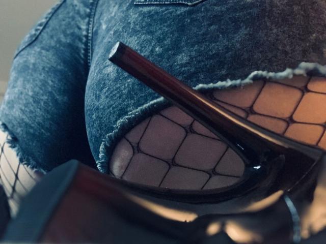 LauraSinnerX - Live porn &amp; sex cam - 27451858