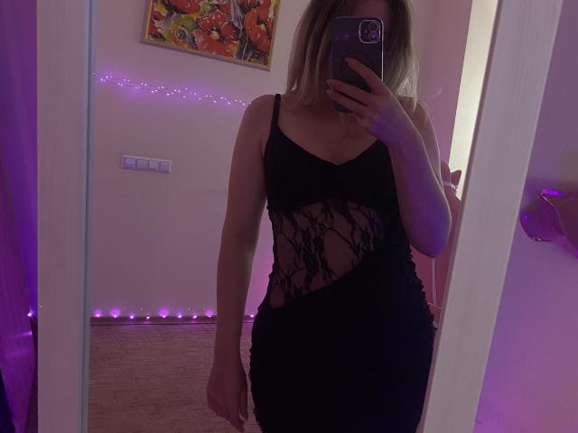 AlicePrings - Live sex cam - 27457406