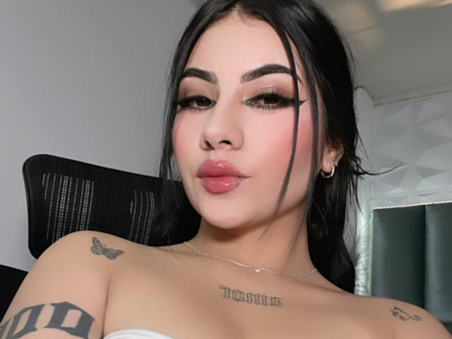 NatallieBlue - Live Sex Cam - 27473366